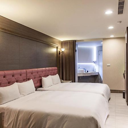 Maple Hotel Second Branch Tainan Exterior foto